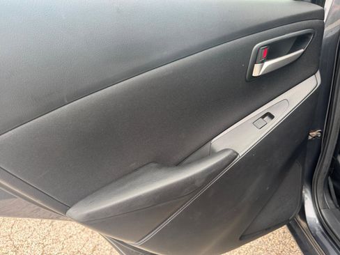 Used 2019 Toyota Yaris LE FWD image 24
