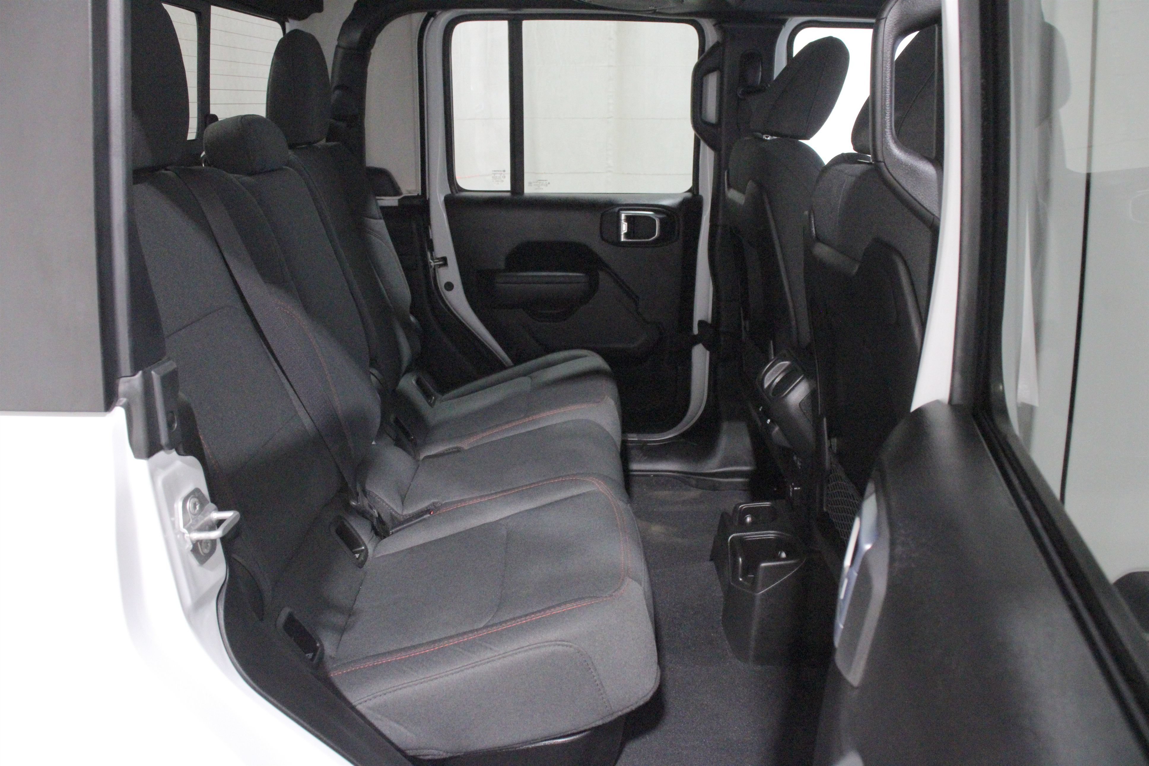 Used 2026 Jeep Gladiator Rubicon w/ Steel Power Dome Hood Package AWD/4WD image 27