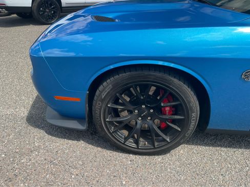 Used 2015 Dodge Challenger SRT Hellcat RWD image 9