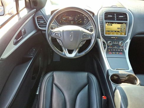 Used 2016 Lincoln MKX Premiere image 22