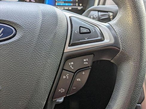 Used 2019 Ford Fusion SE FWD image 5
