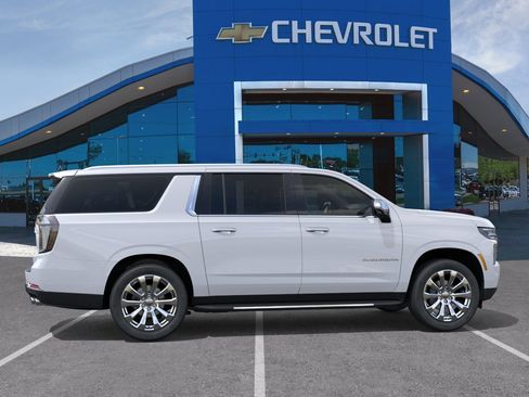 New 2026 Chevrolet Suburban Premier AWD/4WD image 29