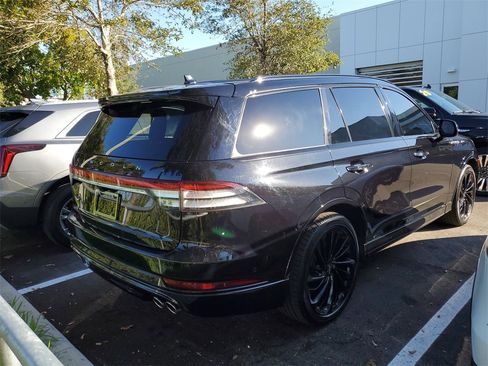 Certified 2023 Lincoln Aviator Reserve w/ Equipment Group 201A image 4