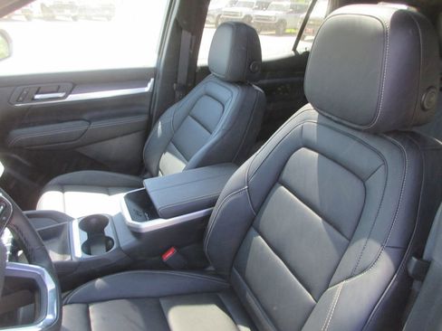 New 2026 GMC Terrain Elevation w/ Elevation Premium Package AWD/4WD image 11