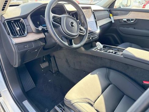 New 2026 Volvo XC90 B5 Plus w/ Protection Package Premier AWD/4WD image 24