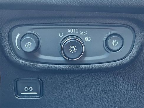 Used 2023 GMC Terrain SLT image 23