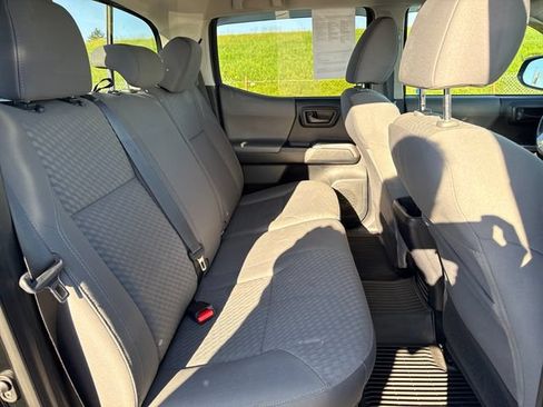 Used 2021 Toyota Tacoma SR5 AWD/4WD image 14
