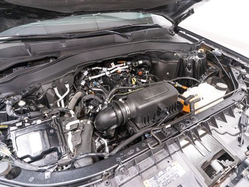 Used 2023 Ford Explorer XLT w/ Equipment Group 202A RWD image 34