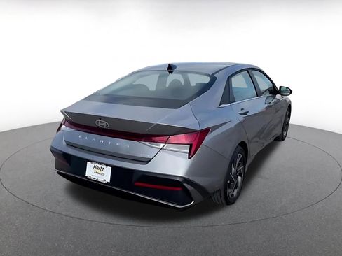 Used 2025 Hyundai Elantra Limited image 14