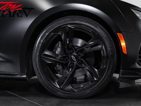 Used 2022 Chevrolet Camaro SS RWD image 12