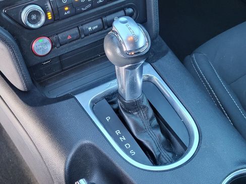 Certified 2019 Ford Mustang Convertible image 23