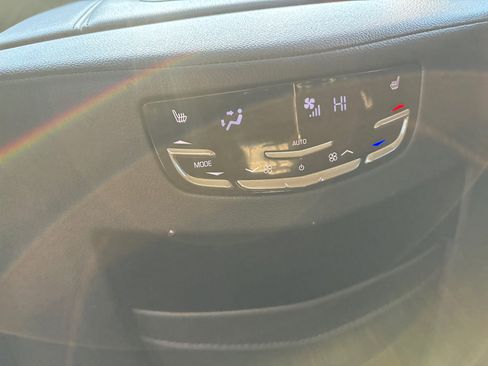 Used 2019 Cadillac Escalade ESV Luxury image 13