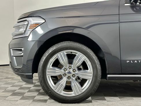 Used 2023 Ford Expedition Platinum image 11