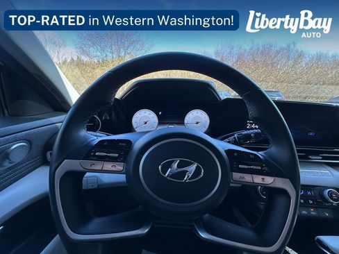 Used 2023 Hyundai Elantra Limited image 12