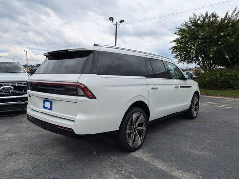 New 2026 Lincoln Navigator L Black Label AWD/4WD image 4