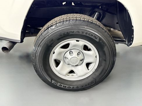 Used 2020 Toyota Tacoma SR RWD image 32