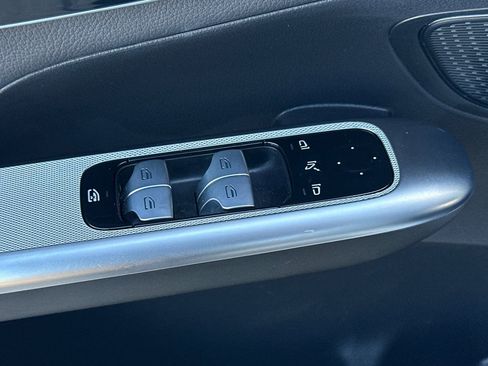 Certified 2025 Mercedes-Benz GLC 300 4MATIC image 25