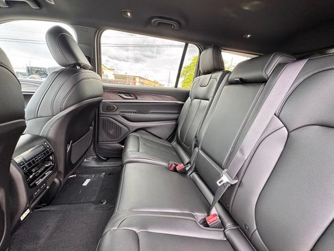 New 2026 Jeep Grand Cherokee L Limited AWD/4WD image 16