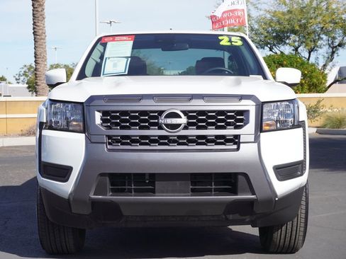 Certified 2025 Nissan Frontier SV image 5