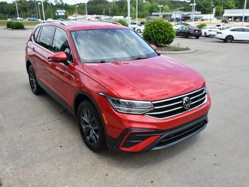 Used 2023 Volkswagen Tiguan SE FWD image 7