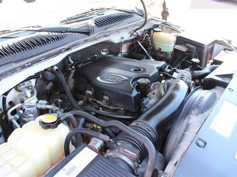 Used 2001 Chevrolet Silverado 2500 LS w/ Off-Road Skid Plate Pkg AWD/4WD image 35