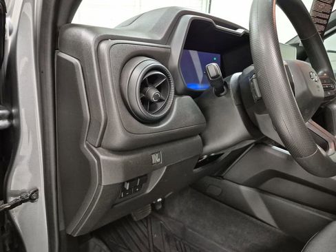 Used 2024 Chevrolet Colorado Trail Boss w/ LPO, Dark Essentials Package image 18