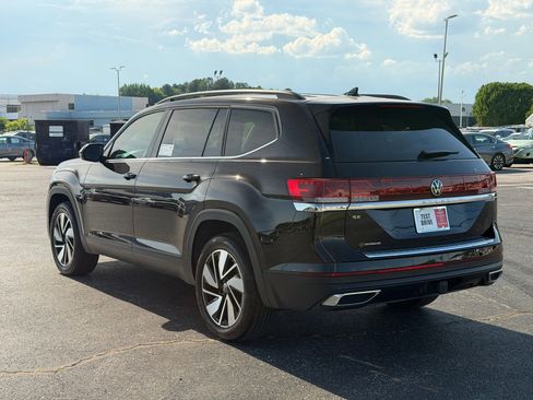 Used 2024 Volkswagen Atlas SE FWD image 3