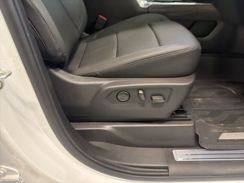 New 2026 GMC Sierra 1500 SLT image 5