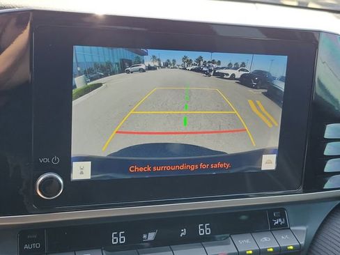 Used 2025 Toyota Camry SE FWD image 9