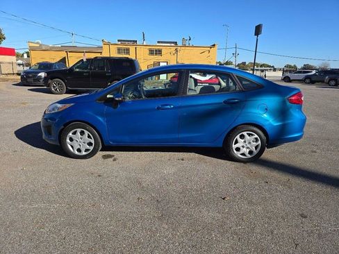 Used 2013 Ford Fiesta SE image 8