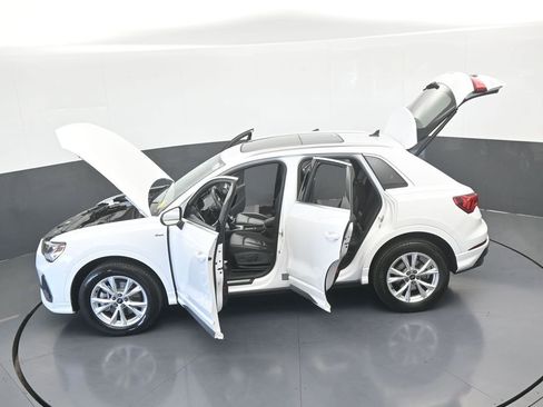 Used 2025 Audi Q3 2.0T Premium image 67