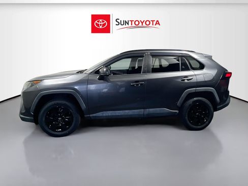 Used 2019 Toyota RAV4 LE FWD image 7