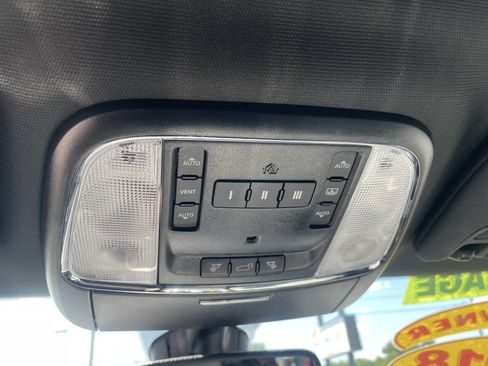 Used 2018 Jeep Grand Cherokee Limited image 31