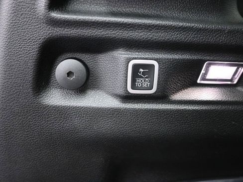 Used 2021 Jeep Grand Cherokee L Limited AWD/4WD image 28