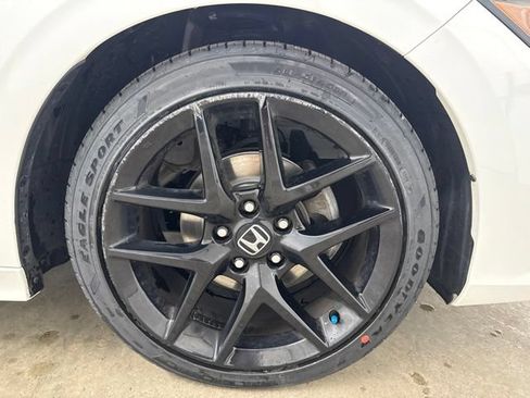Used 2024 Honda Civic Sport image 12