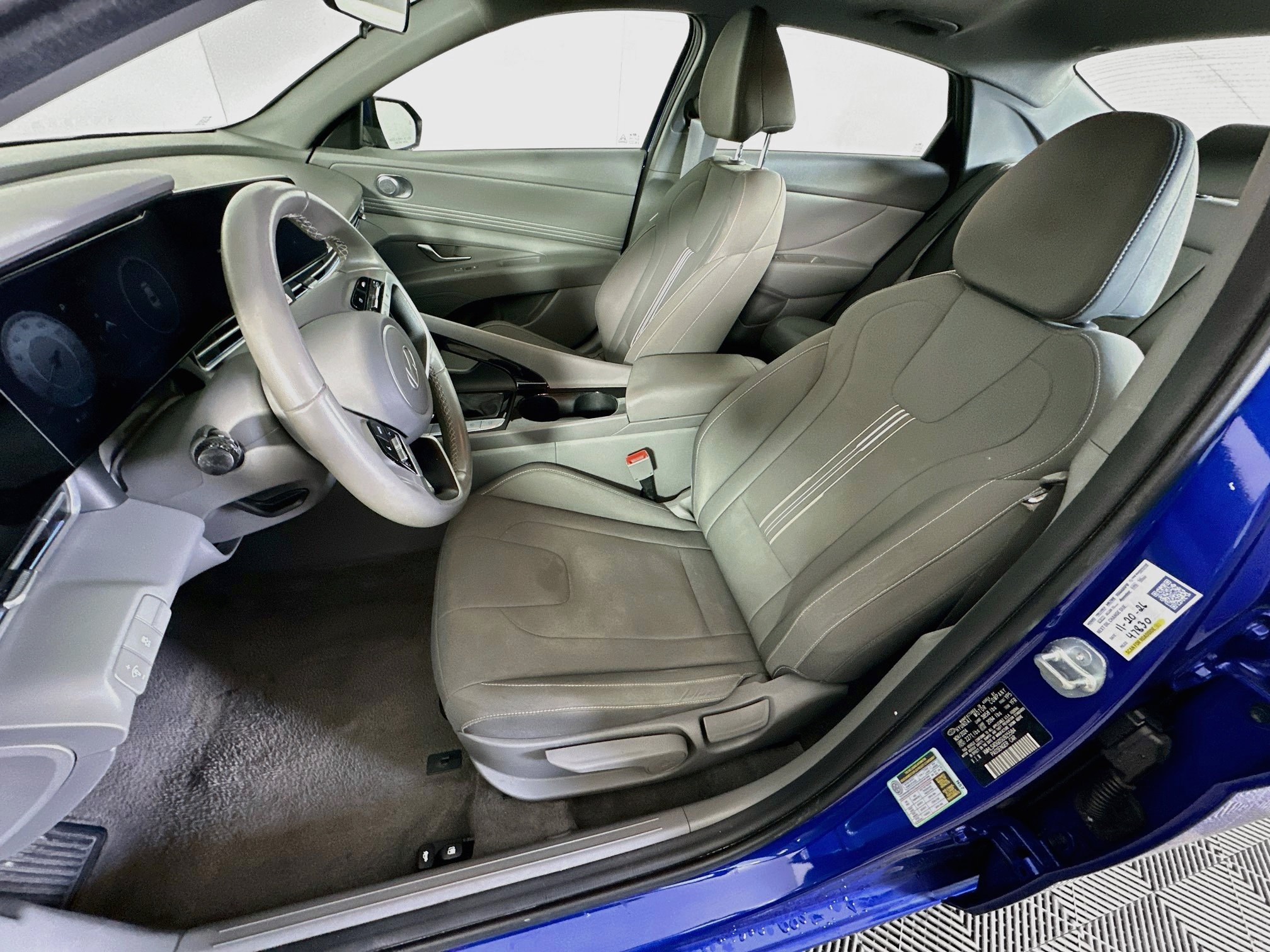 Used 2025 Hyundai Elantra SEL FWD image 13