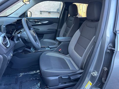 Used 2025 Chevrolet TrailBlazer LT image 34