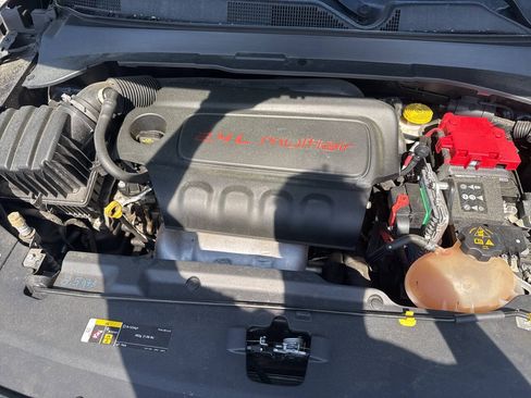 Used 2020 Jeep Compass Latitude FWD image 19