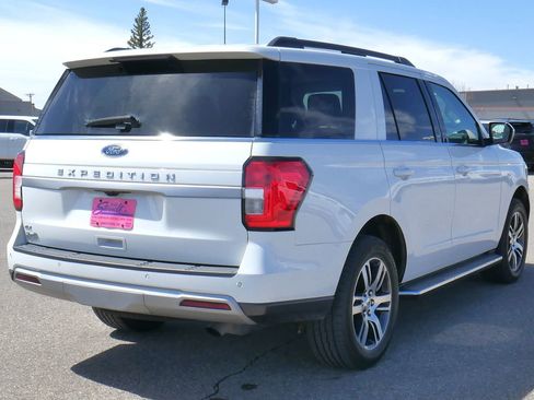 Used 2022 Ford Expedition XLT AWD/4WD image 11