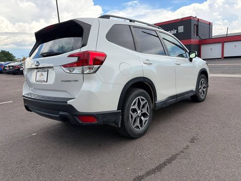 Used 2020 Subaru Forester Premium AWD/4WD image 7