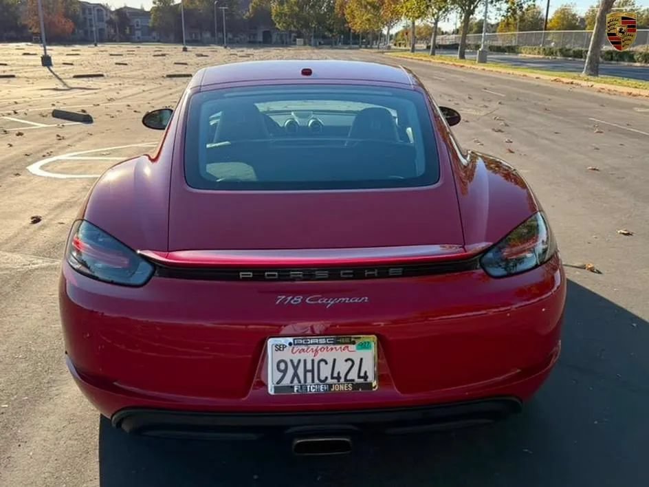 Used 2018 Porsche 718 Cayman RWD image 23