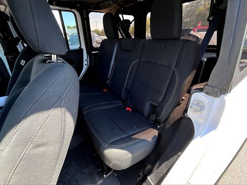 Used 2021 Jeep Wrangler Unlimited Sport image 19