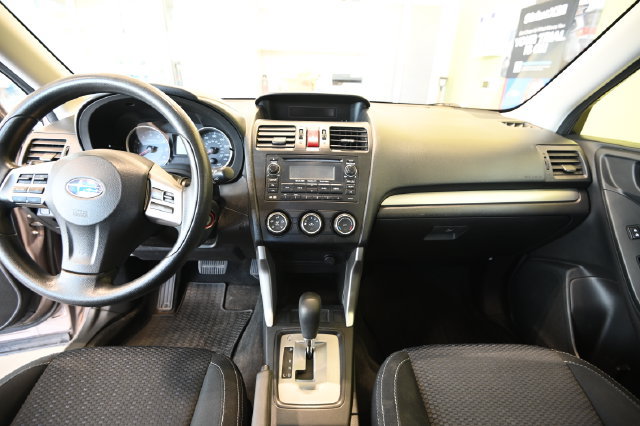 Used 2014 Subaru Forester 2.5i AWD/4WD image 2