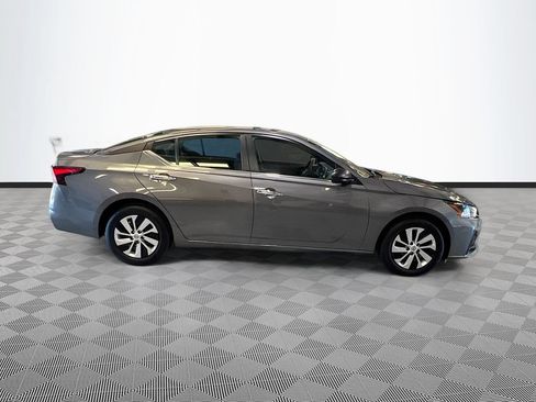 Used 2025 Nissan Altima 2.5 S FWD image 8