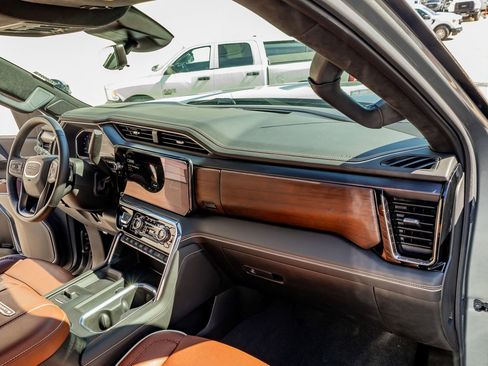 Used 2024 GMC Sierra 2500 Denali Ultimate w/ Max Trailering Package image 18