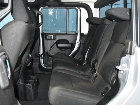 Used 2023 Jeep Gladiator Sport image 20