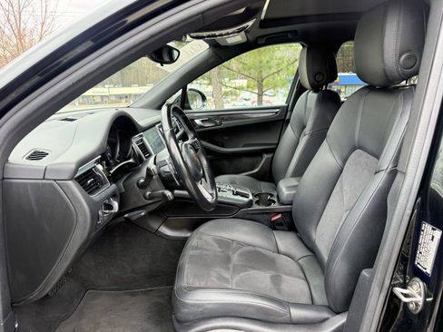 Used 2018 Porsche Macan Sport Edition image 33