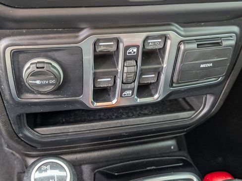 Used 2019 Jeep Wrangler Unlimited Sport S image 35