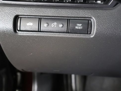 Used 2024 Nissan Altima 2.5 SV AWD/4WD image 30