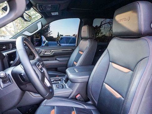 Used 2025 GMC Sierra 2500 AT4 w/ AT4 Premium Plus Package image 18